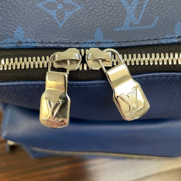 Louis Vuitton Discover Backpack PM Taiga in blue - Picture 6 of 6